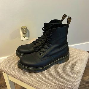 Black size:8 Doc Martens